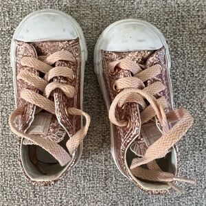 Converse toddler sparkle sneaker in blush pink Size 4